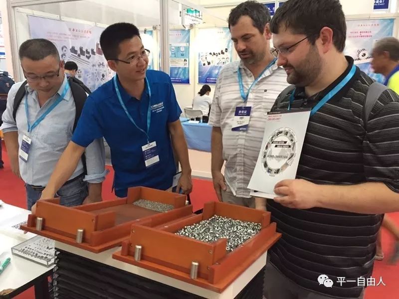 聰明的老板都選擇了自由人零件整列機(jī)業(yè)績提高了3倍