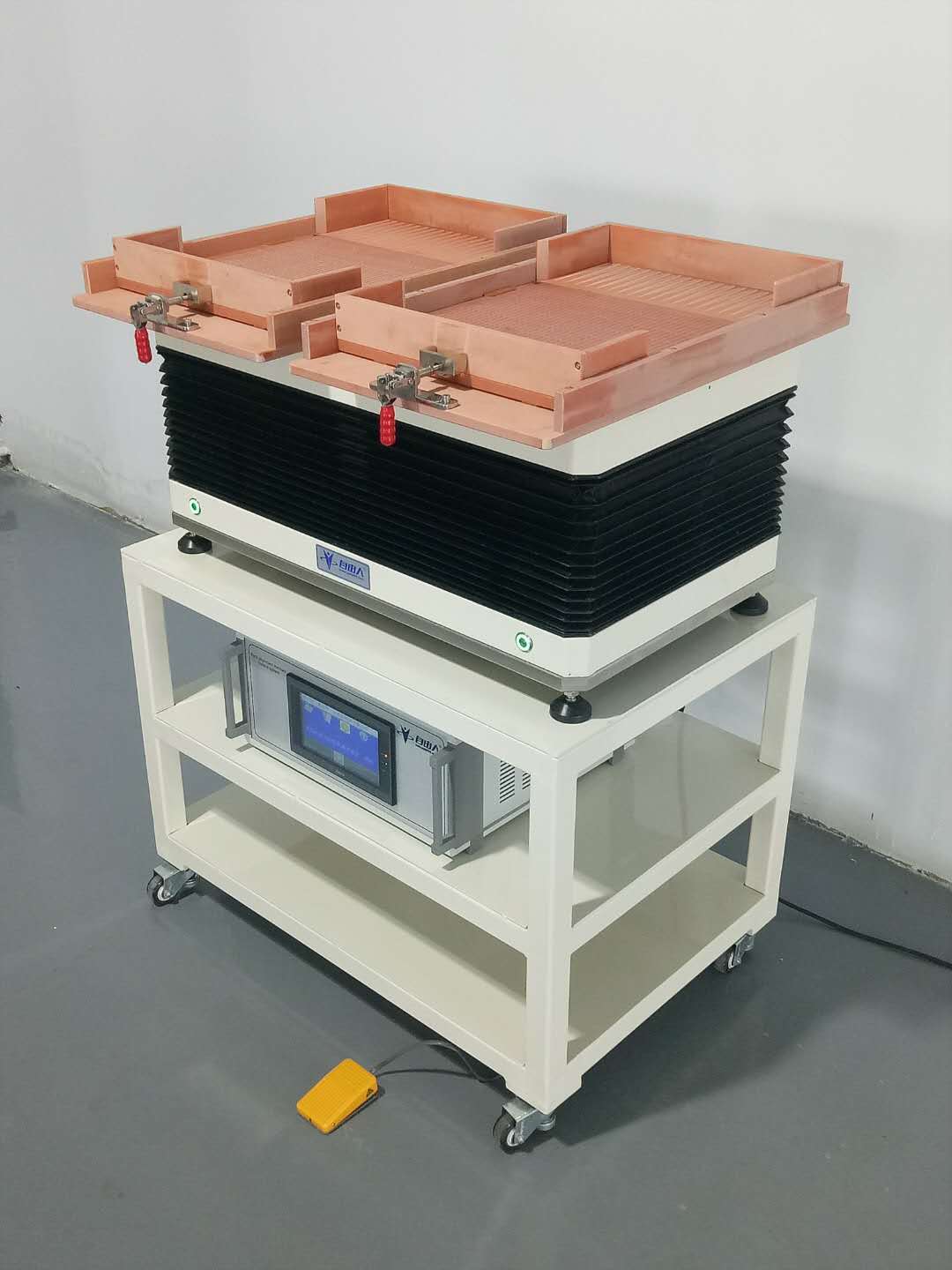 振列機(jī)適用于蘋(píng)果7代排線鐵片快速整理排列設(shè)備