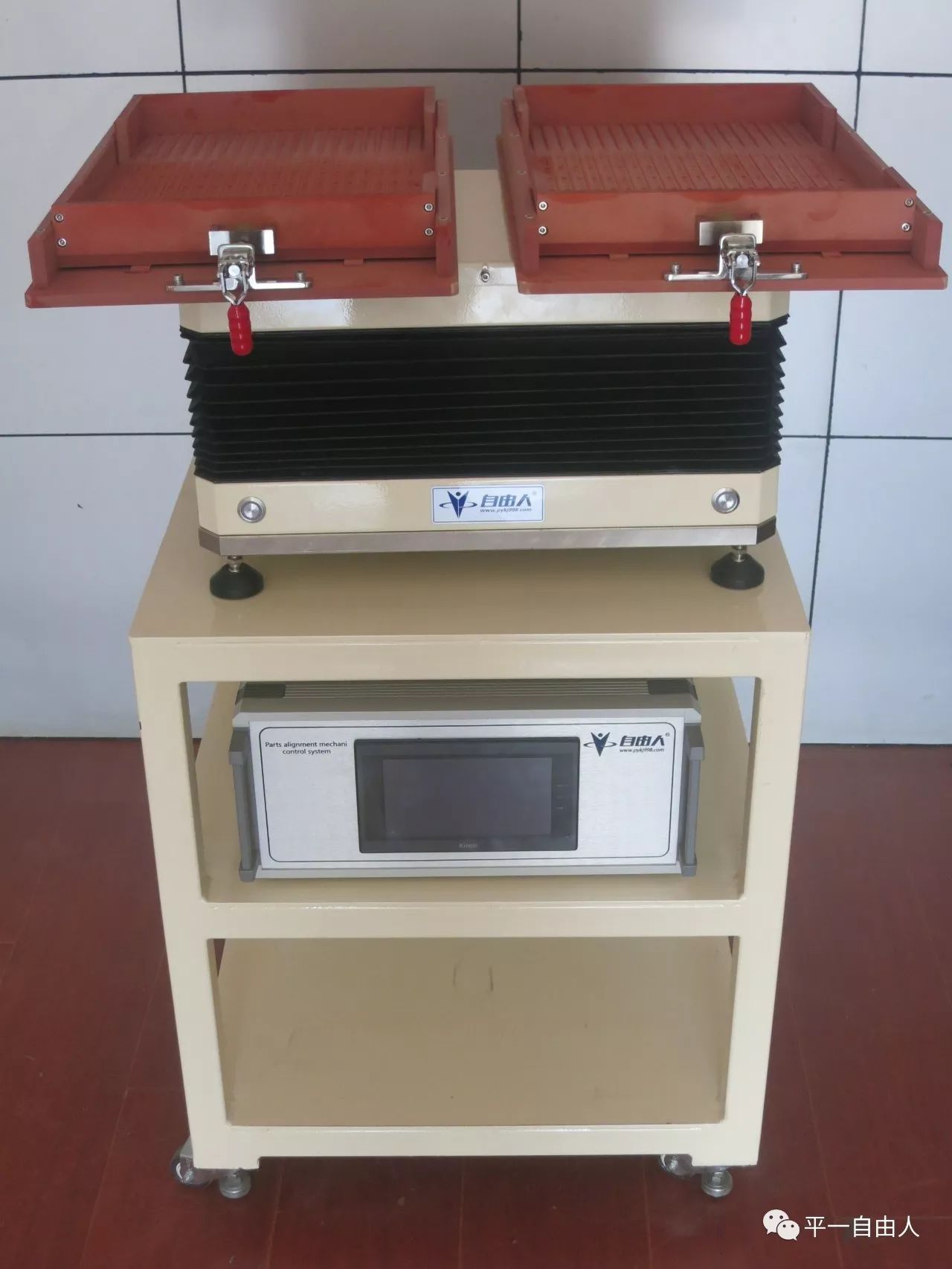 充磁材料怎樣才能快速整列？平一振動(dòng)機(jī)來幫你