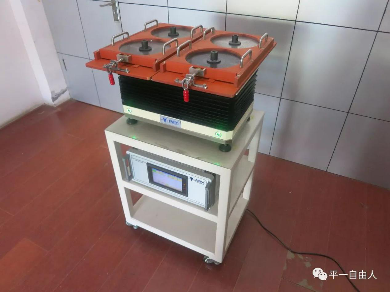 小螺絲自動排料機如何配合電子生產(chǎn)？