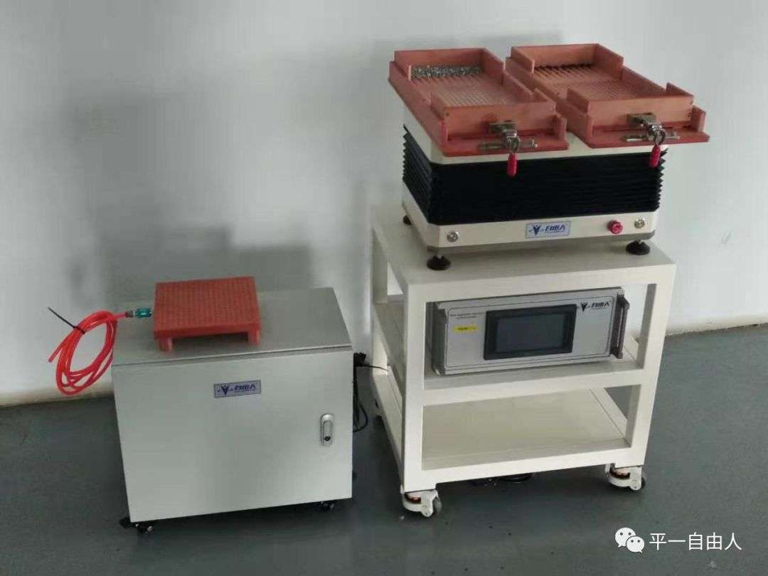 ▲自由人帶真空泵雙頭雙槽整列機