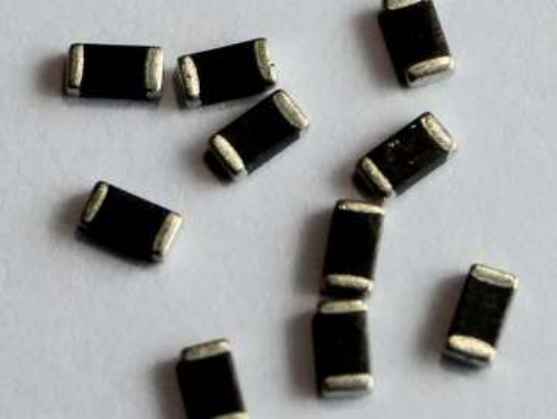 貼片電容如何快速排列完成印刷作業(yè)？