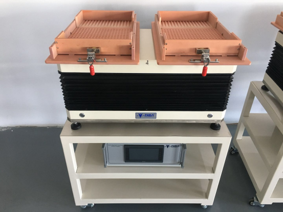 自由人排列機(jī)是如何把磁芯零件排列呢？