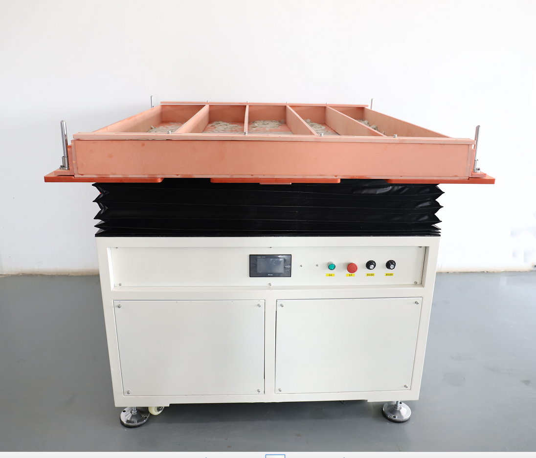 自由人排列機(jī)快速整列玻纖基板小圓片熱熔作業(yè)