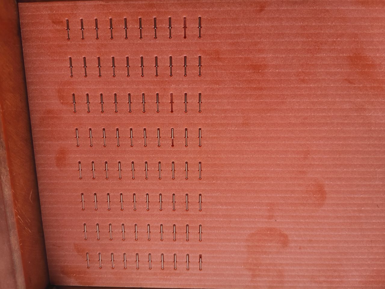 平一pogo pin陣列機(jī)實(shí)現(xiàn)10倍效能比