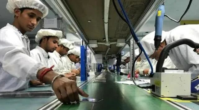 自動(dòng)排列機(jī)是手機(jī)行業(yè)擴(kuò)需的主力軍