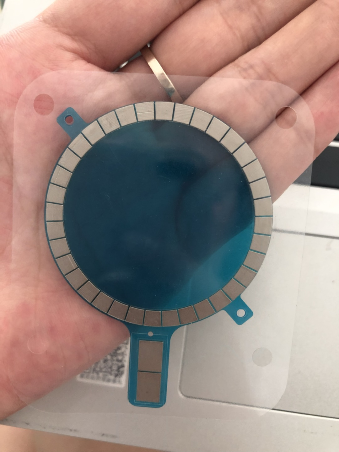 無線充的磁環(huán)，原來不是人工完成的