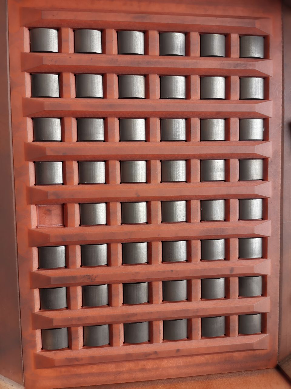 挑戰(zhàn)磁性行業(yè)亙古難題，就看磁芯排片機(jī)