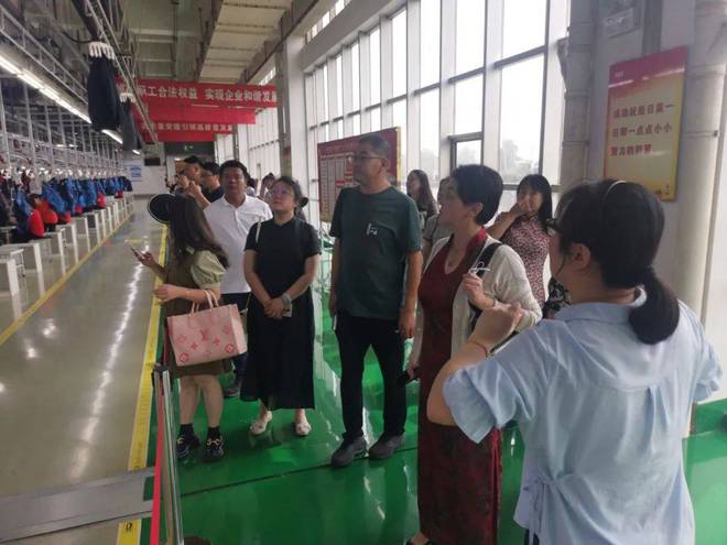 如果您是老板，選擇人工還是排列機呢？